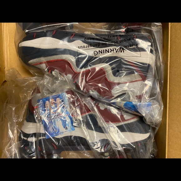 BRITNEY SPEARS SUPER RARE BRAND NEW IN BOX SKECHERS 4-WHEELERS ROLLER SKATES - Picture 3 of 8